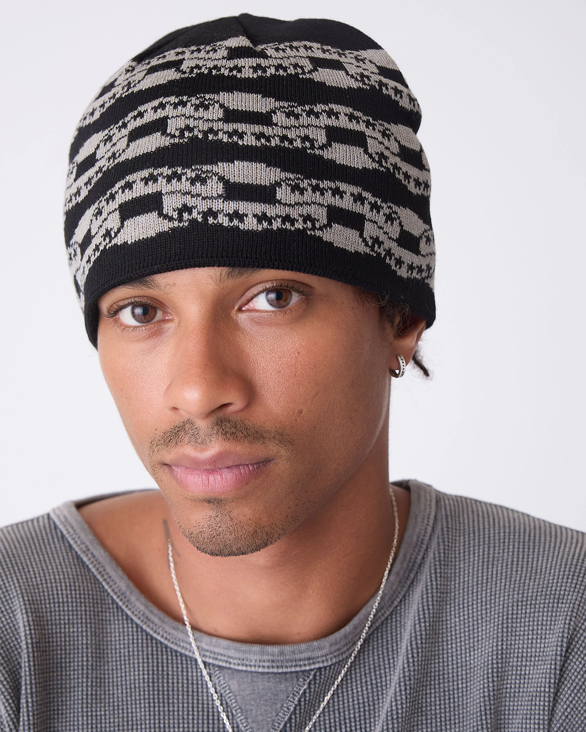 Black Icon Chain Beanie - Image 3