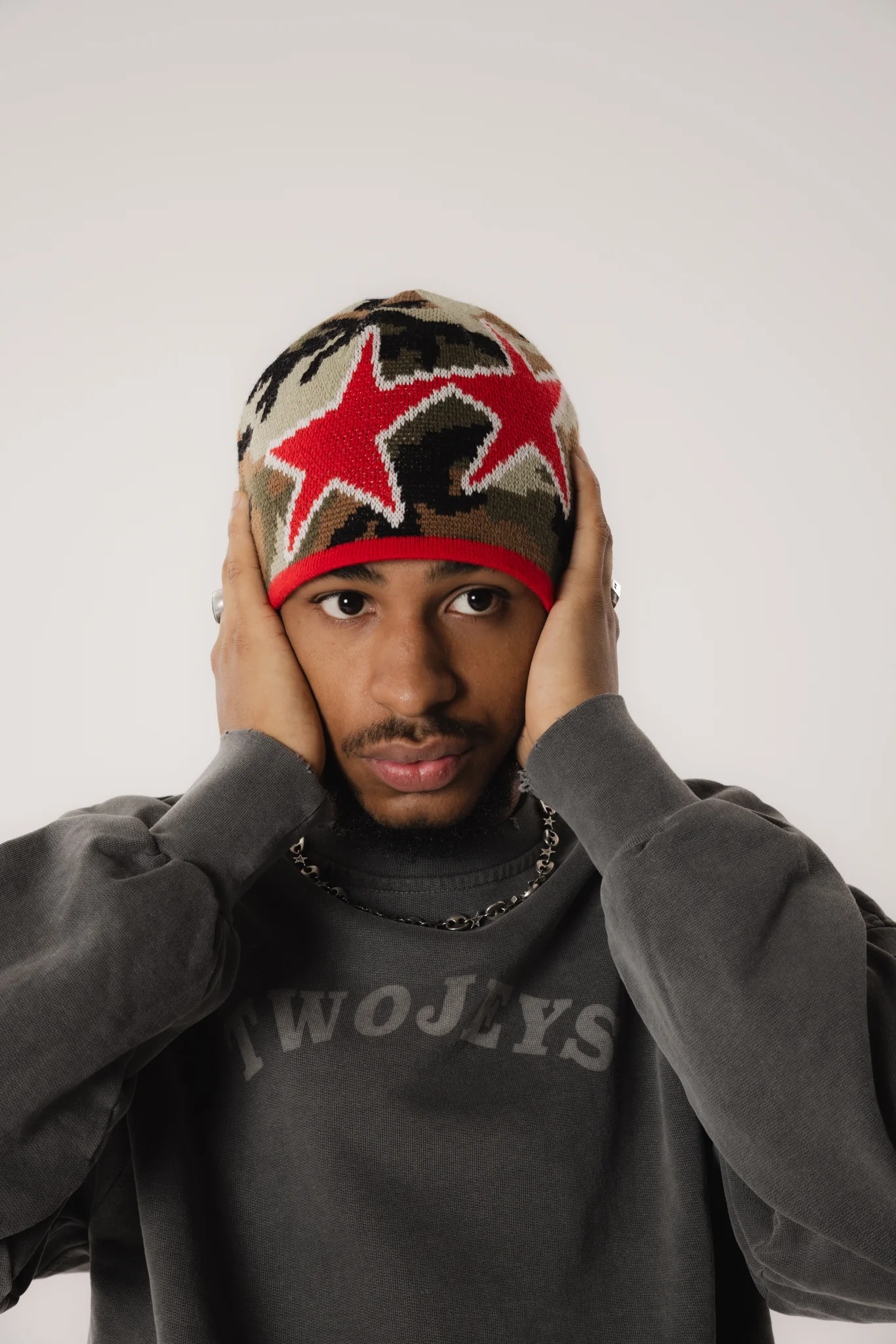 Reversible Icon Camo/Red Beanie - Image 5