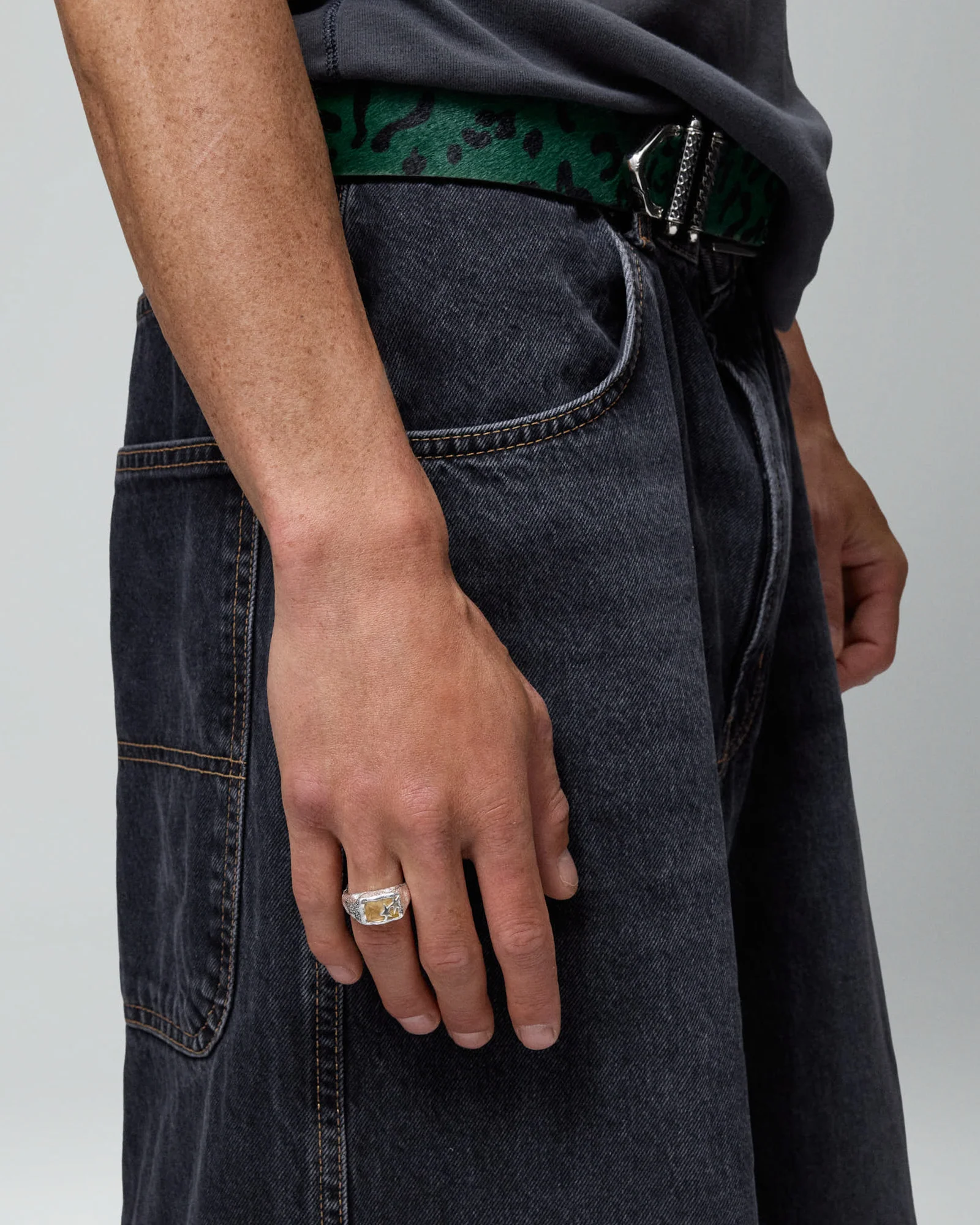 Yellow Baguette Stone Ring - Image 2